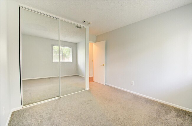 Building Photo - 19407 Glenway Falls Dr