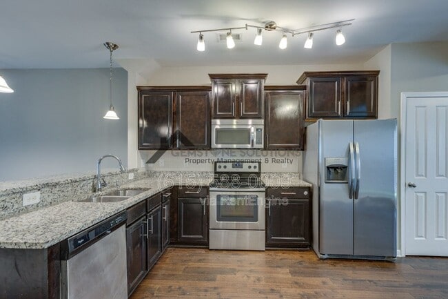Building Photo - 6007 Dupont Cove Dr