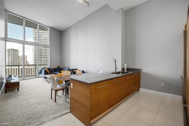 Building Photo - 1 br, 1 bath Condo - 465 Brickell Ave Apt ...