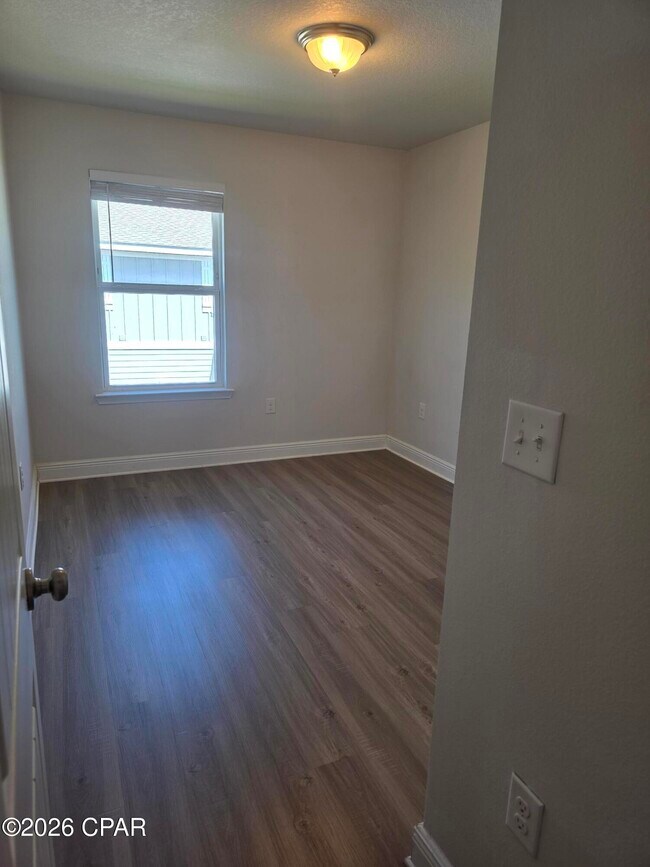 Building Photo - 106 Cascade Ln