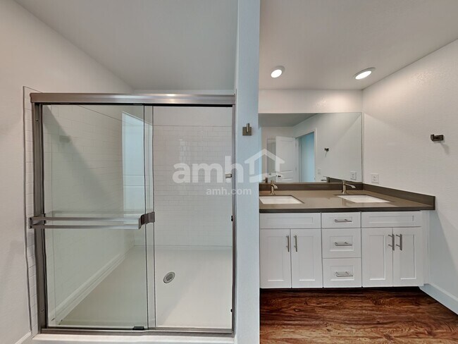 Building Photo - 10144 W Oleta Ave