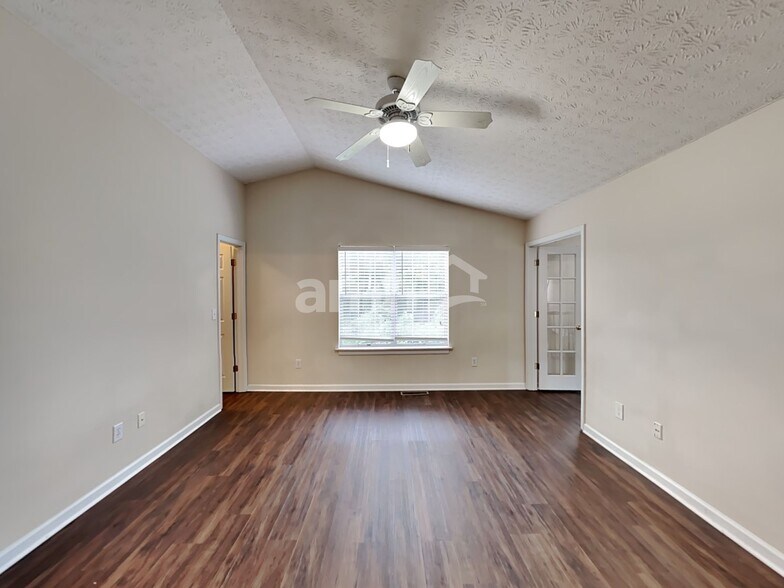 Building Photo - 170 Taggart Run NW