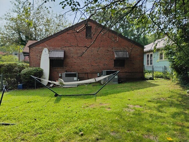 Building Photo - 1007 Rosehill Ave