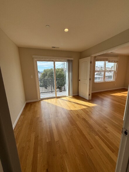 Building Photo - 938 Kearney St