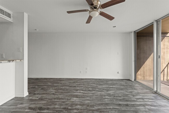 Building Photo - 12600 Melville Dr