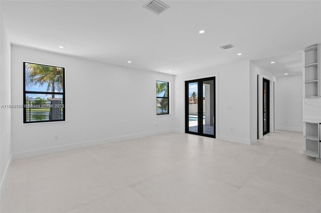 Building Photo - 8946 NW 176th Ln