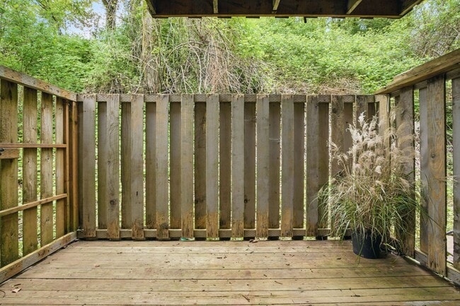 Building Photo - Charming Salmon Creek Condo