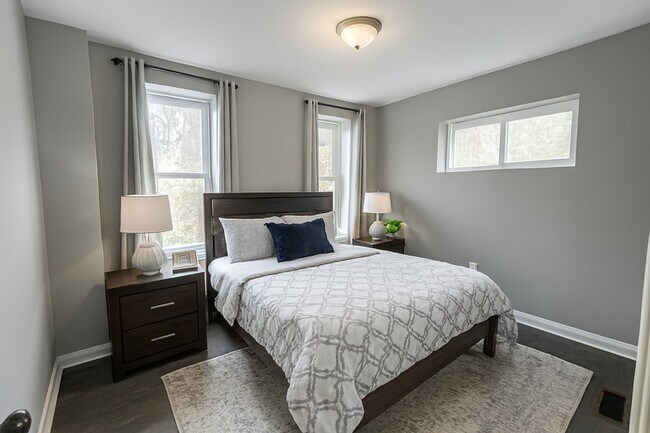 Building Photo - 5971 N Norwood St