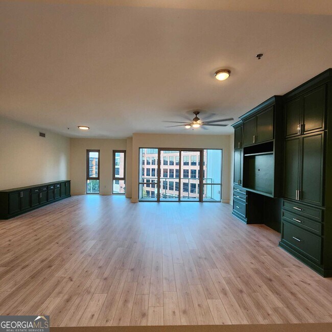 Building Photo - 1100 Howell Mill Rd NW