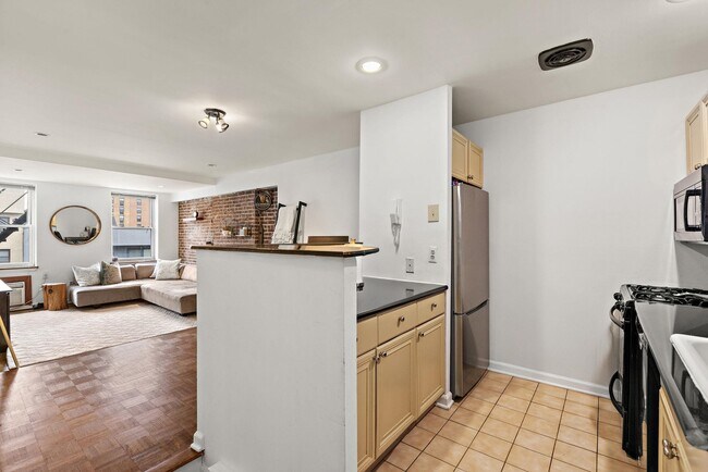 Building Photo - 1315 Washington St