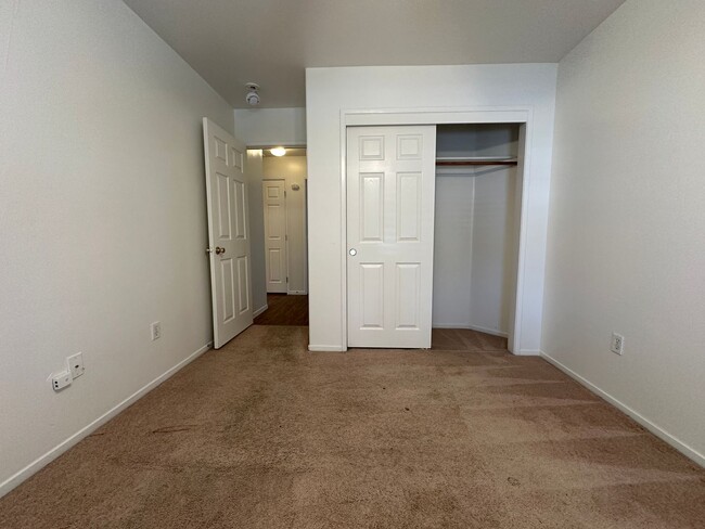 Building Photo - 3 Bed, 2 Bath Home with Spacious Backyard!