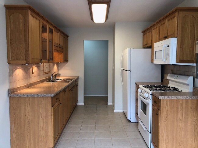 Building Photo - 401 US-22