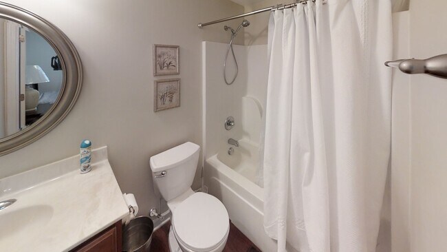 Building Photo - 307 Family Lodge Dr