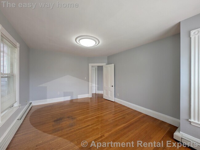 Building Photo - 322 Beacon St