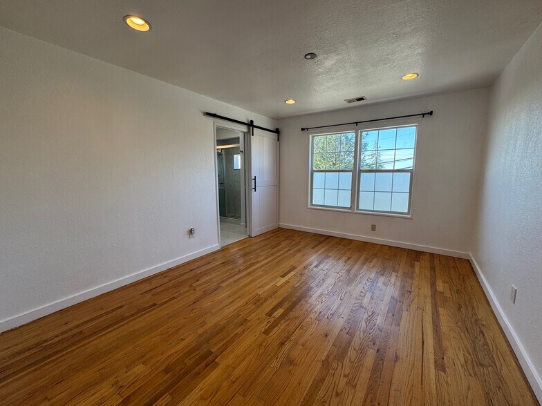 Building Photo - 1968 Manchester Rd