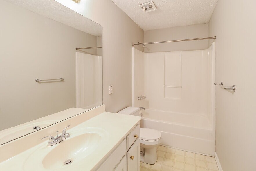 Building Photo - 45 Leighs Grove Way