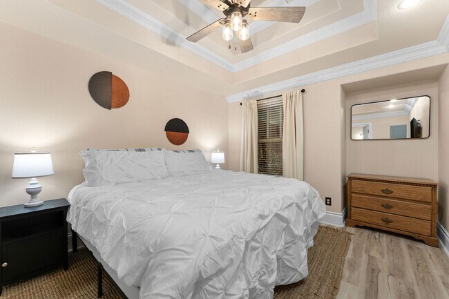 Building Photo - Unfurnished or Furnished 2 bedroom 2 bath Condo/Apartment in a Gated Community,  Blue Eye, MO,  N...