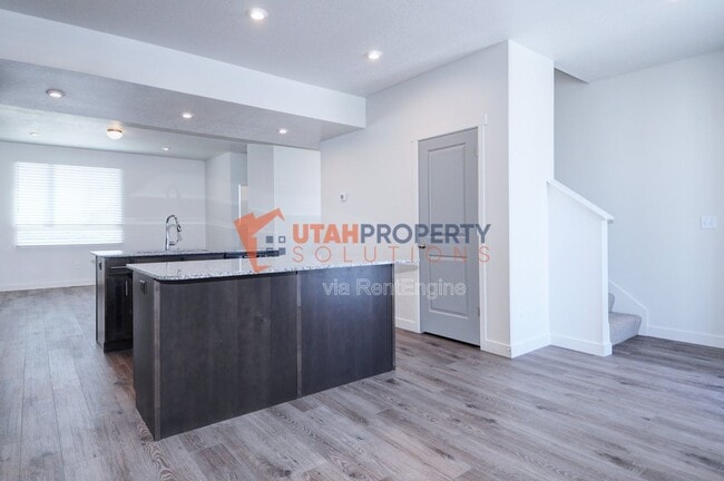 Building Photo - 1058 W 360 S