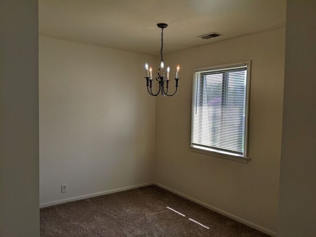 Building Photo - 2 Bedroom Across from Baesler's and Meadow...