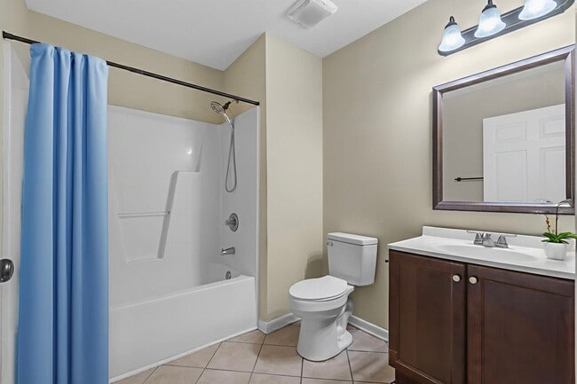 Building Photo - ??You had me at walk-in closet?? 1st Floor Immaculate 1 bedroom for rent in Sunny Myrtle Beach SC!