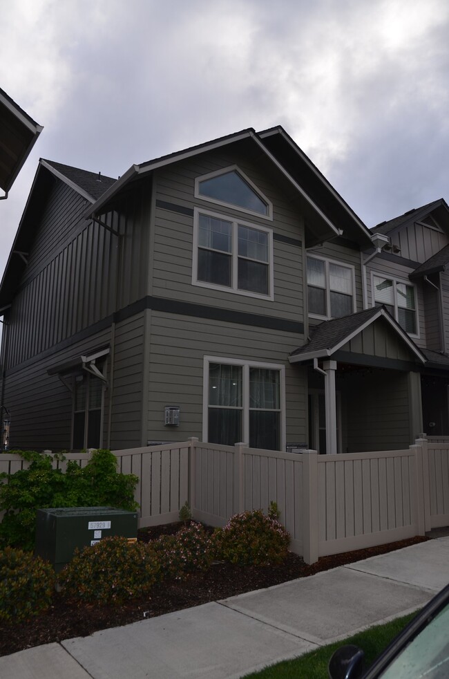 Building Photo - 16177 SE Pyrite St