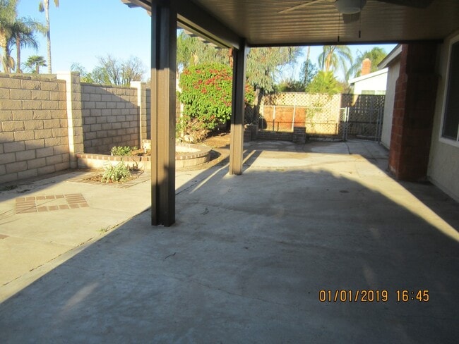 Building Photo - Immaculate 3 Bedroom With New Paint and Upgrades Throughout!