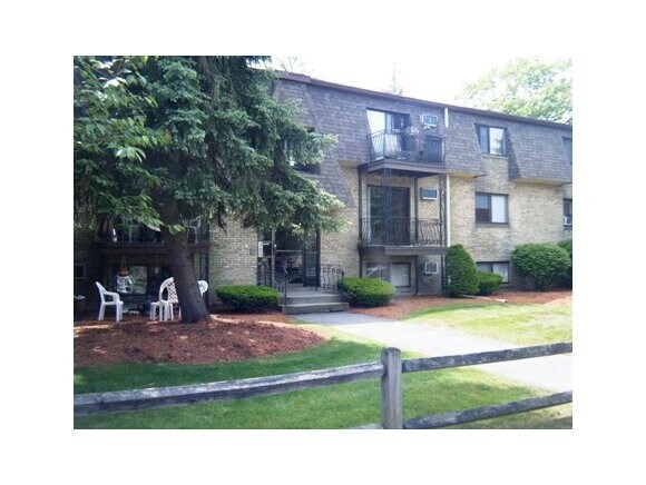 Building Photo - 14 Tiffany Rd