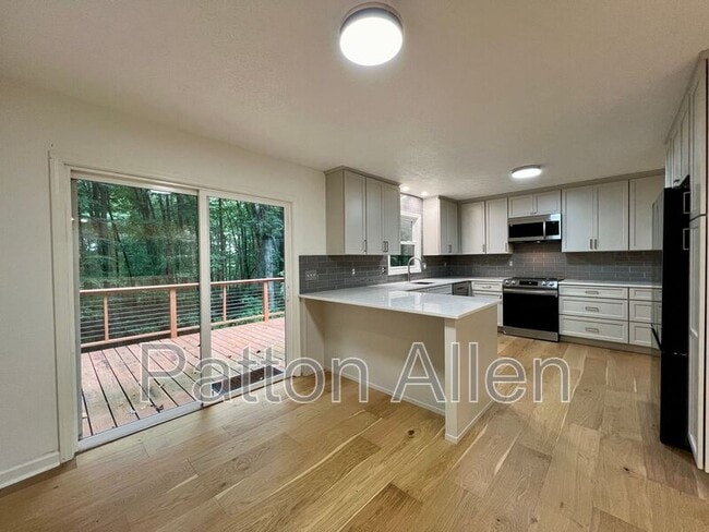 Building Photo - 9 Ravenwood Ln