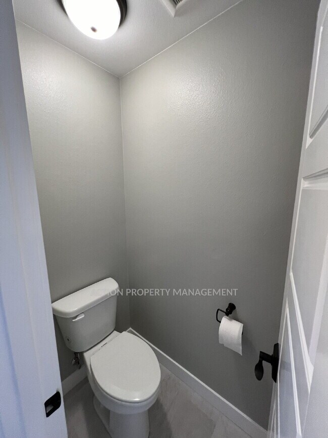 Building Photo - 3 bed 2 bath home in Sequim, close to everything