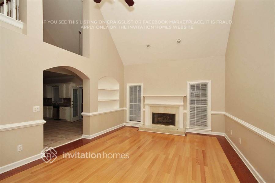 Building Photo - 1905 Oak Wind Ln NE