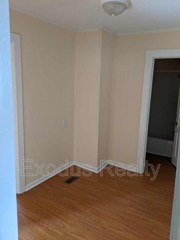 Building Photo - 501 Charlotte Ave