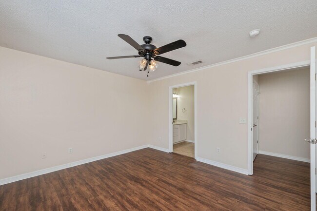 Building Photo - 7648 Chablis Cir
