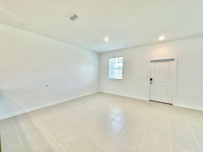 Building Photo - Modern Comfort Meets Community Living in K...