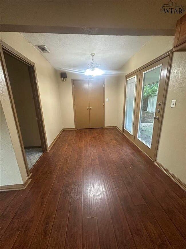 Building Photo - 2828 Newsom Cir