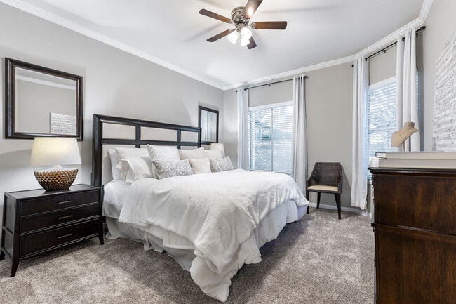 Somerset Townhomes apartments — community photo - Somerset Townhomes