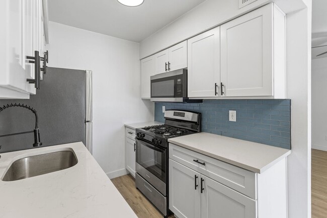 Building Photo - Nice studio apartment in Phoenix!