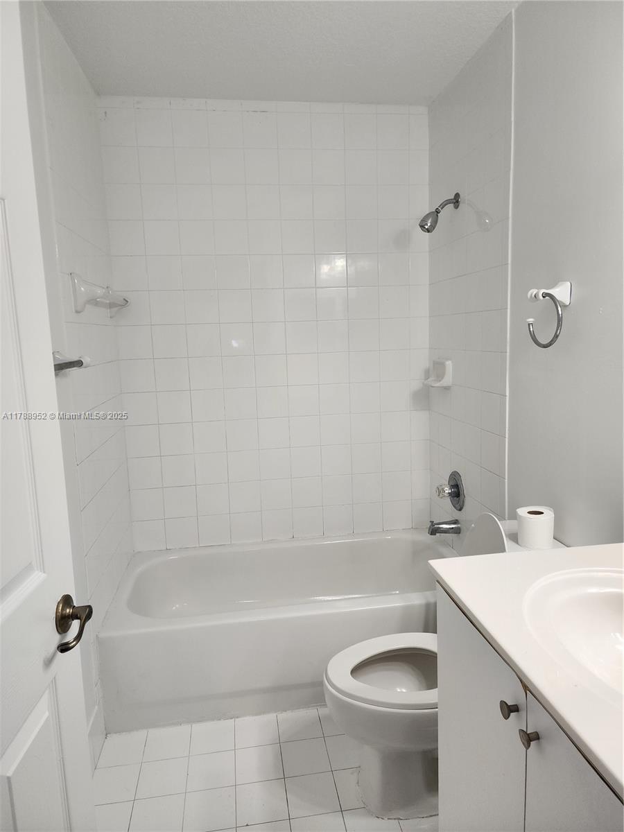 Building Photo - 11392 NW 34th Pl