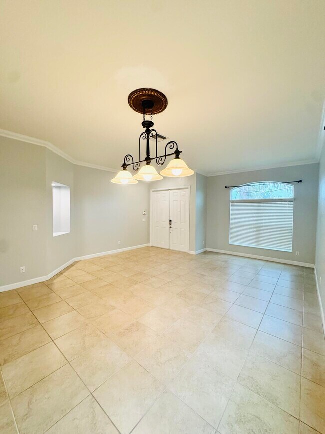 Building Photo - 1807 Berkshire Cir SW