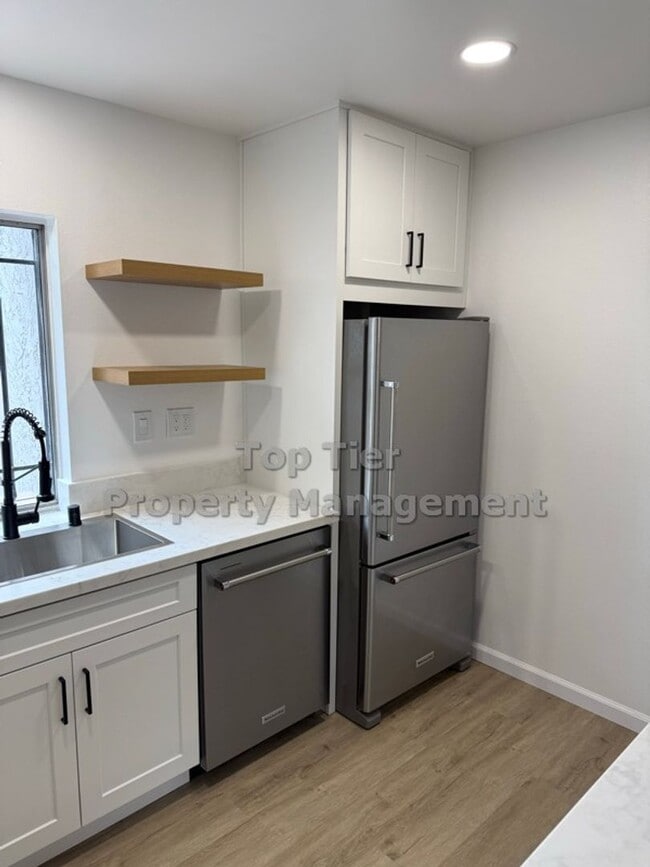 Building Photo - AVAILABLE NOW!! Newly Remodeled UTC/UCSD Condo | Modern Living in the Heart of San Diego