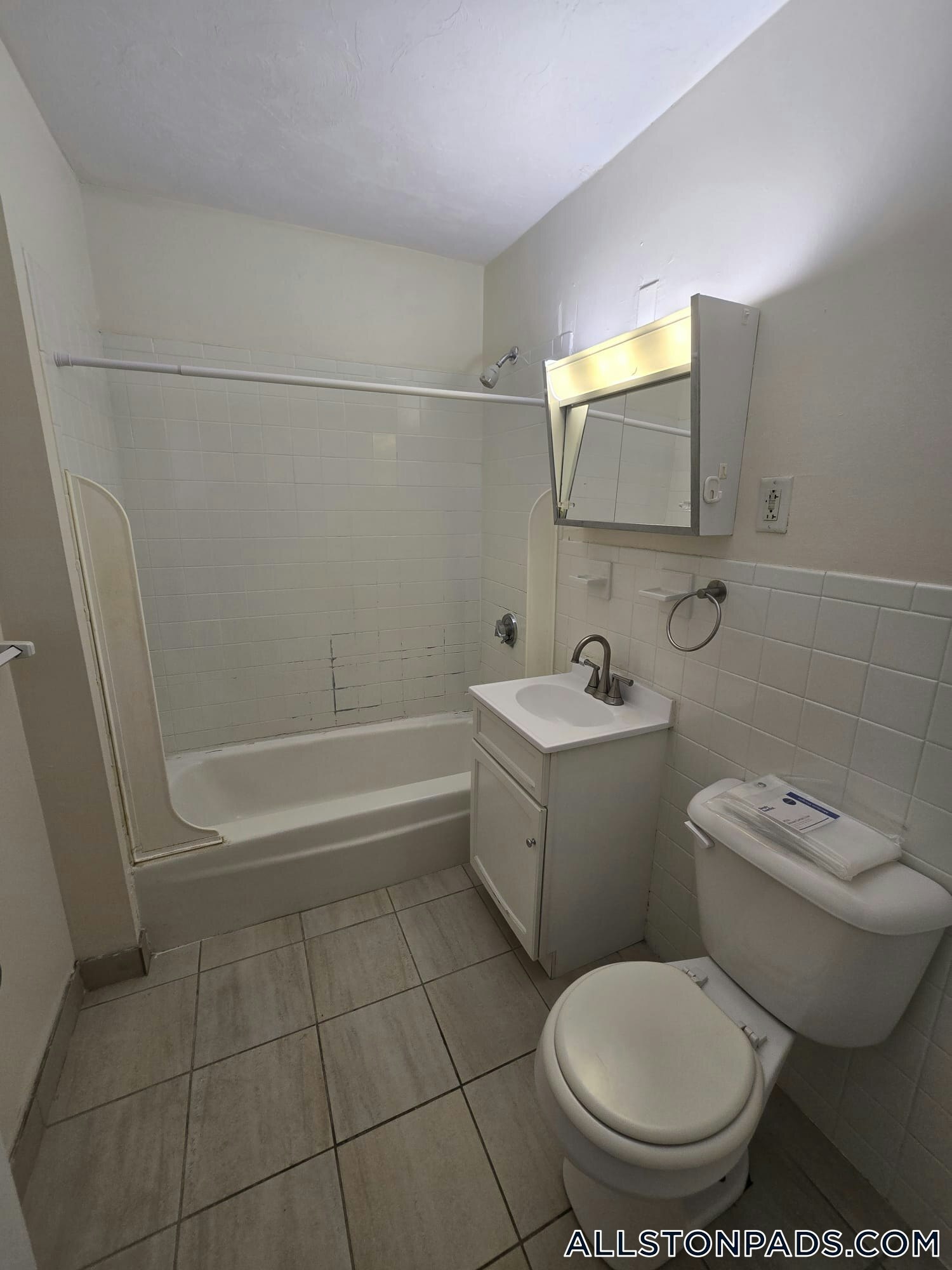 Building Photo - 90 Gardner St