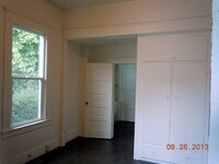 Building Photo - 2 Bedroom, 1 Bathroom Cottage in the heart...