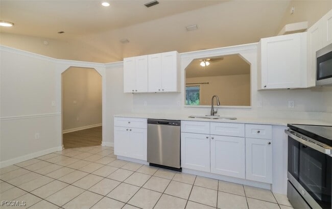 Building Photo - 3919 SE 2nd Pl