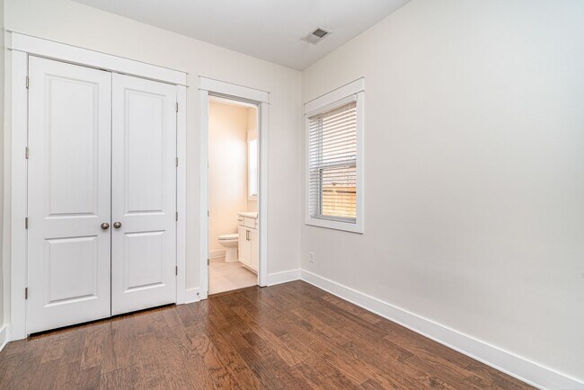 Building Photo - Stunning all one-level home in Hendersonville, TN!