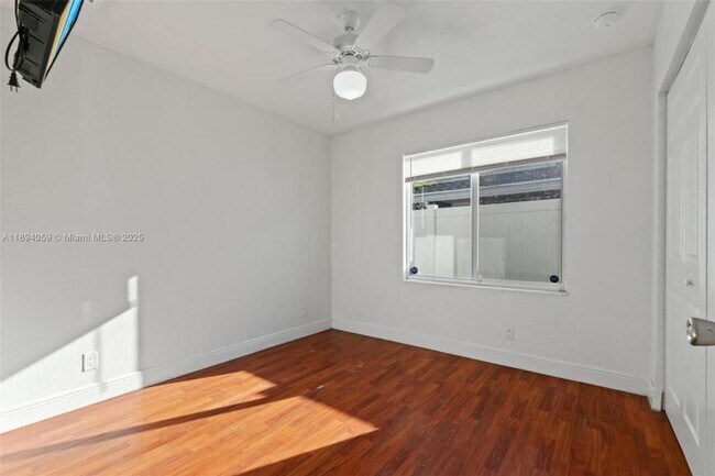 Building Photo - 3 bedroom in Miramar FL 33023