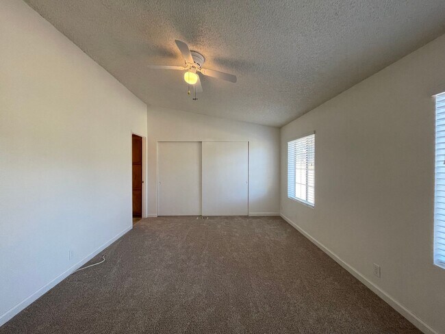 Building Photo - 330 Kim Ct