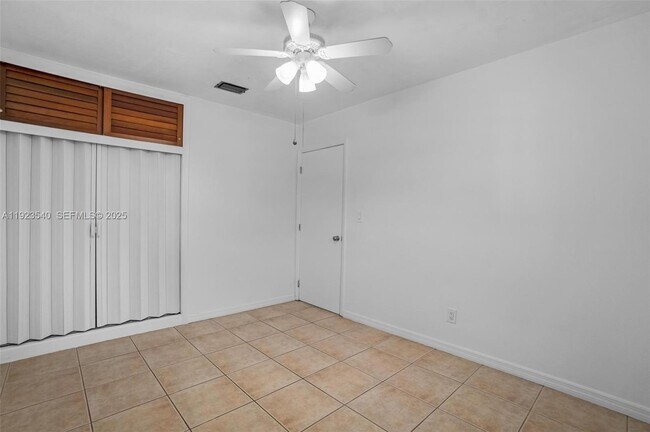 Building Photo - 601 SW 64th Pkwy