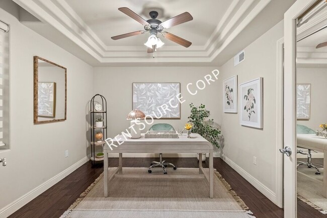 Building Photo - 12044 Hoffman St