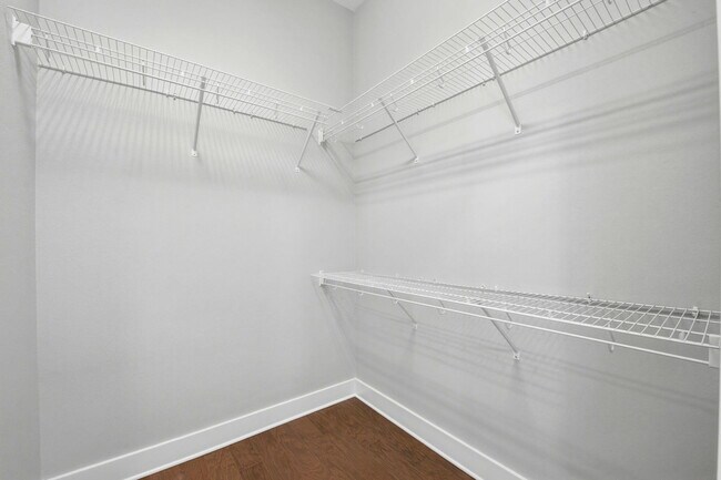 Building Photo - 26 E Pine Lands Lp