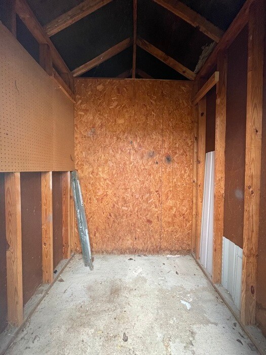 Building Photo - Charming 3-Bedroom, 1.5-Bathroom Townhome ...