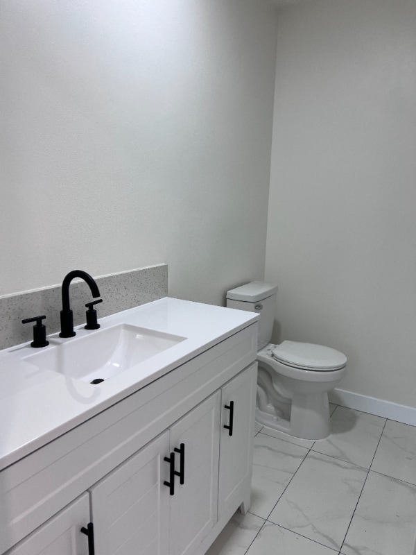 Building Photo - 10079 Sparrow Ave